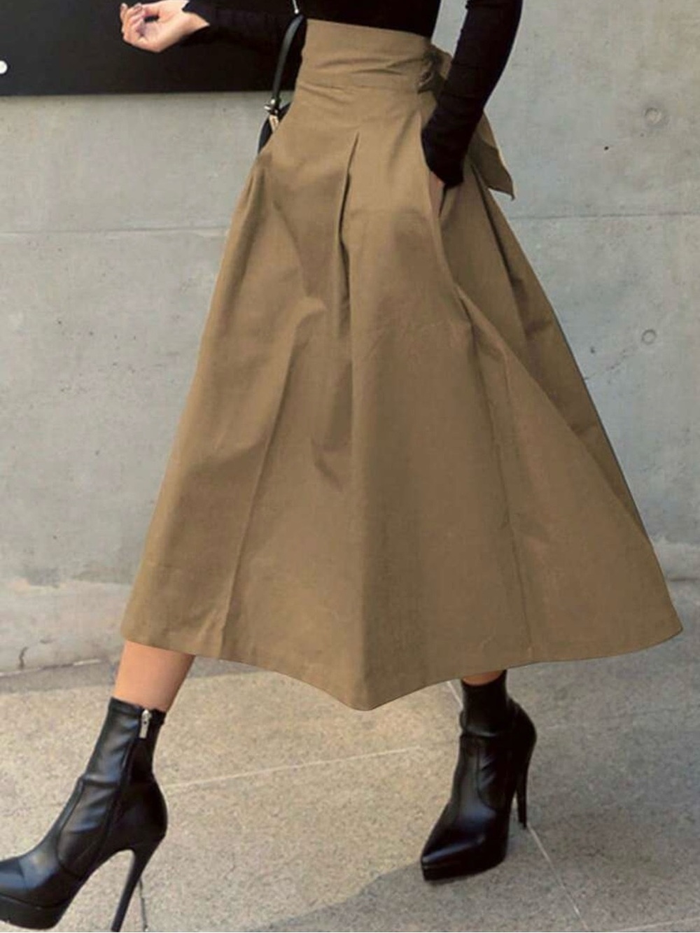 High-Waist A-Line Midi Skirt in Khaki/Tan Color Size 4(S)